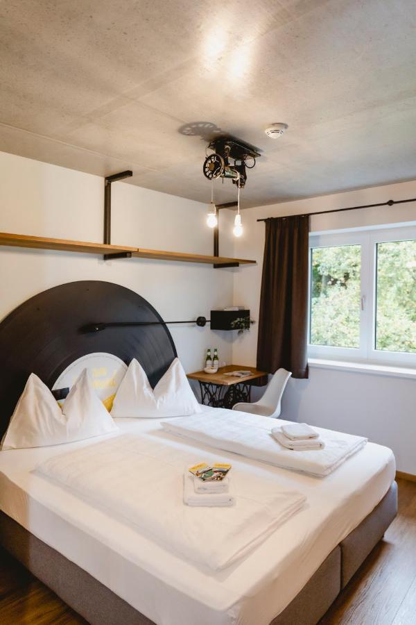 Zum Sigismund - Kiss & Sleep Hotel Saint Wolfgang Exterior foto
